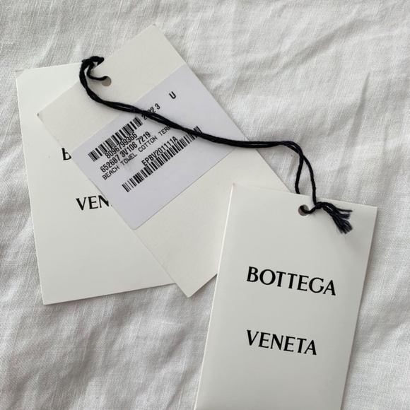 Bottega Veneta Intreccio beach towel - Picture 3 of 3